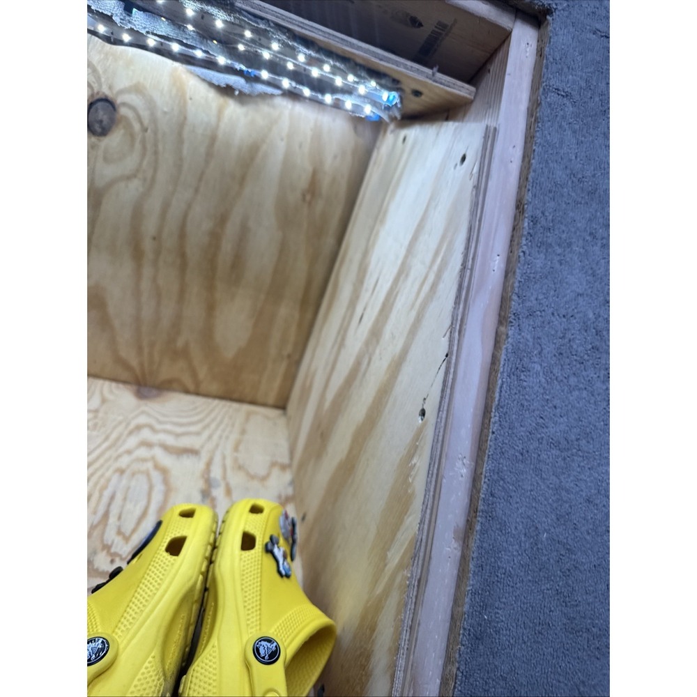 Crocs Yellow Clogs Women's 5 SpongeBob Jibbitz‎ Pins Slip-On Comfort Shoes - Picture 7 of 11